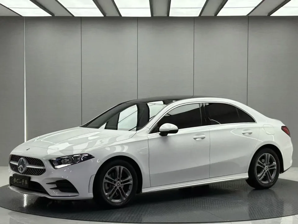 Автомобиль Mercedes-Benz A-Class — основное фото