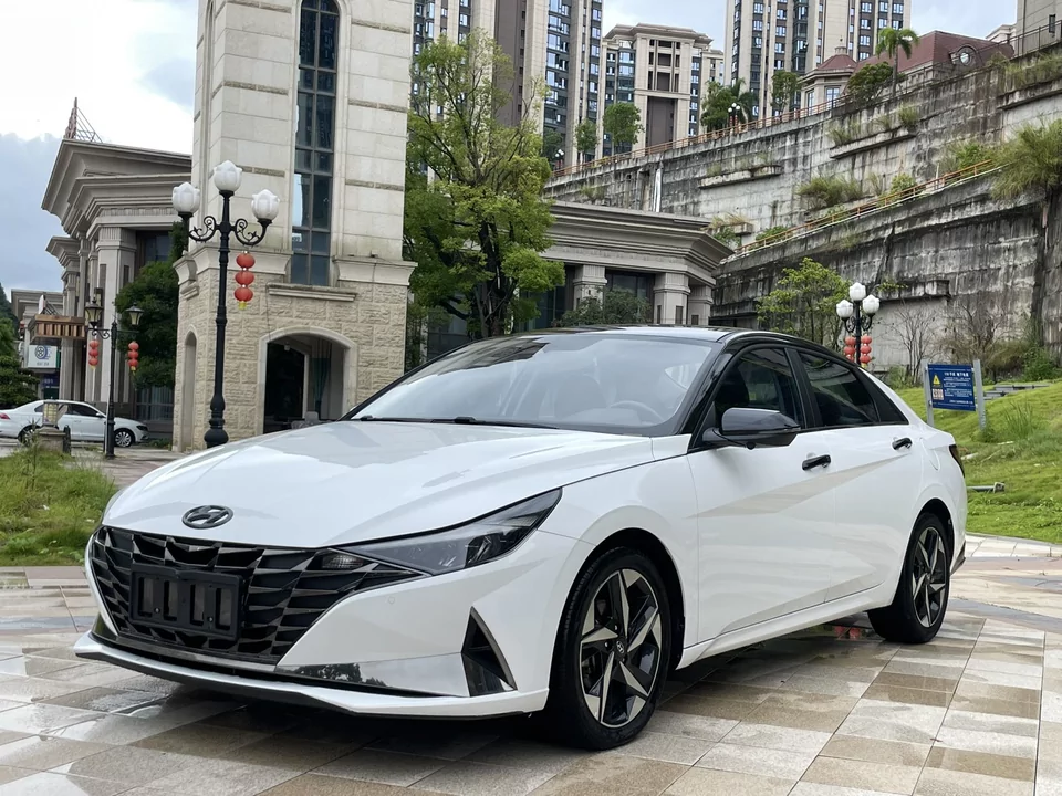 Автомобиль Hyundai Elantra — основное фото